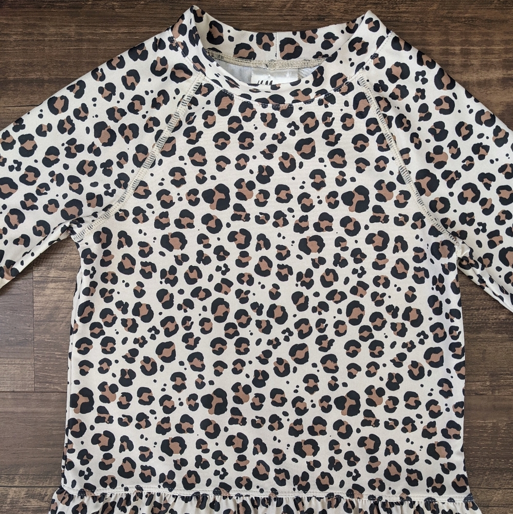 NEW! H&M Leopard Rash Guard - Picture 2 of 8